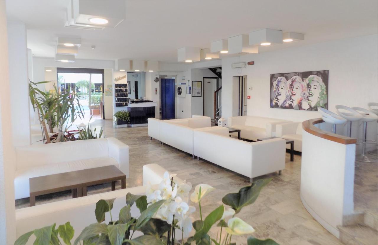 Hotel Diplomatic Ριτσόνε Εξωτερικό φωτογραφία